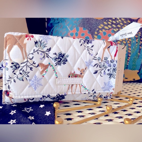 Vera Bradley RFID Smartphone Wristlet Cotton Quilted ✨ Merry Mischief Snow Day - Picture 13 of 16